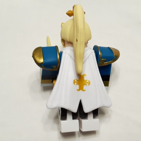 Roblox Series 10 Kingdom Simulator Cavalier Brown Box Figure With Code New - Picture 6 of 11